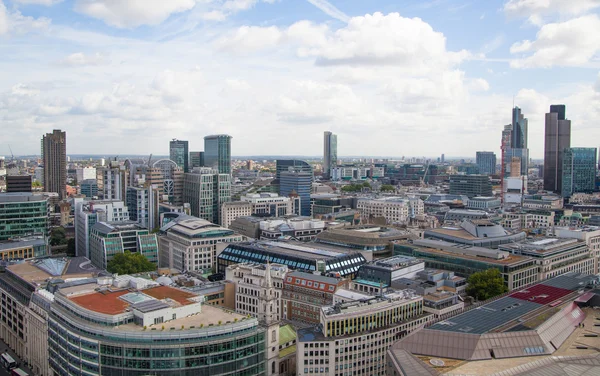 Londýn, Velká Británie - 9 srpna 2014 Londýn pohled. City of London, jeden z předních Center globálního finančnictví. Pohled od St. Paul katedrála — Stock fotografie