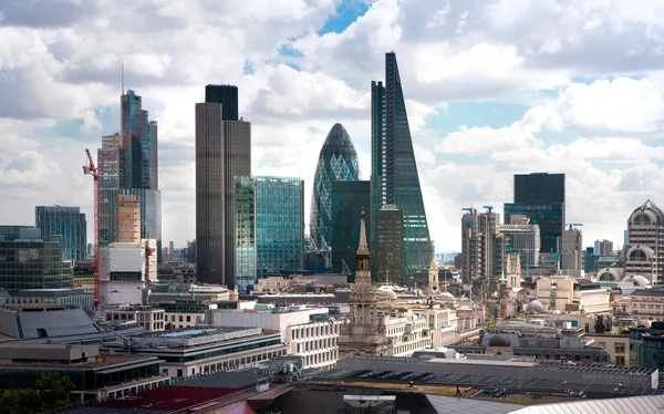 Λονδίνο, Ηνωμένο Βασίλειο - 9 Αυγούστου 2014 Λονδίνου θέα. Πόλη του Λονδίνου, ένας από τους κορυφαίους κέντρα της global finance. Δες από τον καθεδρικό ναό St. Paul — Φωτογραφία Αρχείου