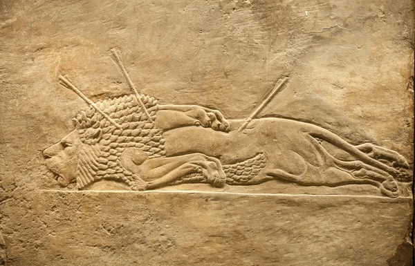 Охотничья помощь из Ассурбанипальского дворца в Ниневии, Ассирия — стоковое фото