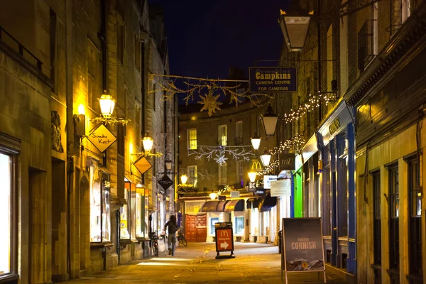 CAMBRIDGE, Reino Unido - 18 DE ENERO DE 2015: Paso del Rey en la noche — Foto de Stock