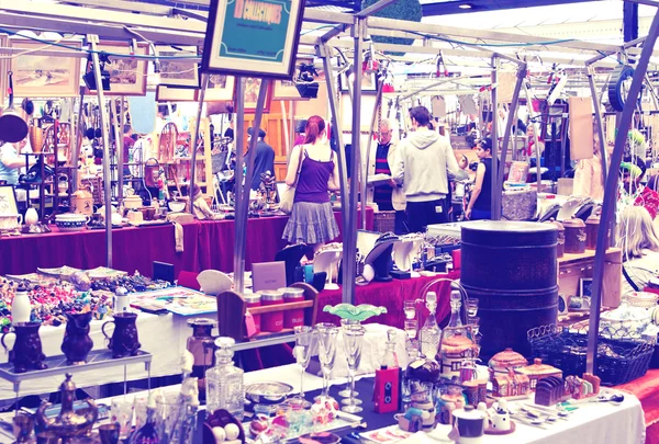 Antique display Greenwich market. Famous place to buy an art, crafts, antiques etc. London — Stock Photo, Image