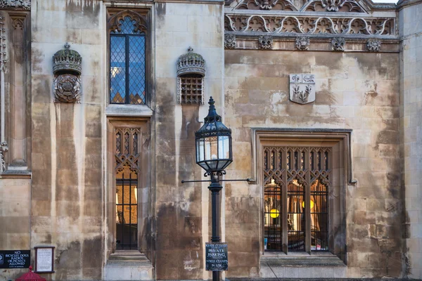 CAMBRIDGE, Reino Unido - 18 de enero de 2015: King 's College (iniciado en 1446 por Enrique VI). Edificios históricos — Foto de Stock