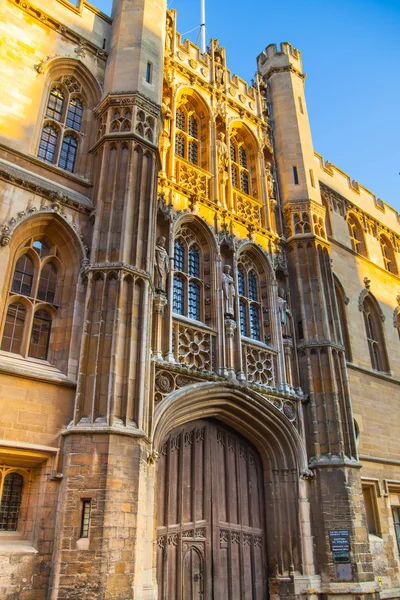 CAMBRIDGE, UK - JANUARY 18, 2015: King's college (started in 1446 by Henry VI). Historical buildings — Stock Photo, Image