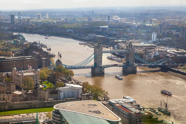 Torre de Londres, ponte Torre e Rio Tâmisa. Londres forma panorama 32 andar do edifício Walkie-Talkie — Fotografia de Stock