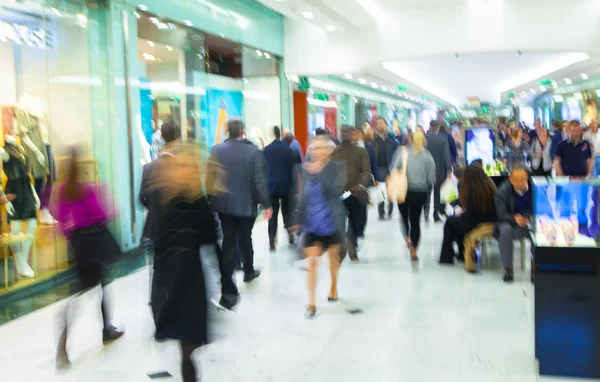 LONDON, UK - MARCH 31, 2015: Business people moving blur. People walking in rush hour. Business and modern life concept — Stock Photo, Image