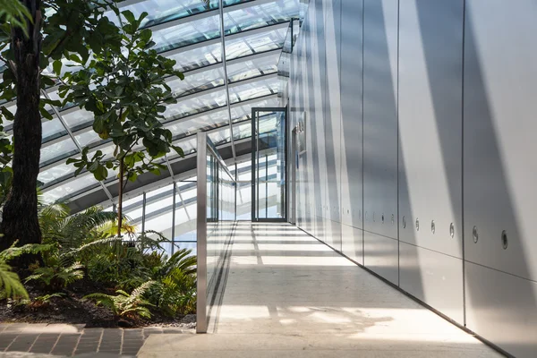 LONDRES, Reino Unido - 22 DE ABRIL DE 2015: Interior del Walkie-Talkie Hall, planta superior — Foto de Stock