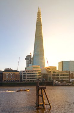 Londra, Ingiltere-April15, 2015: cam parça. Londra şehir, Thames nehrinin Güney Bankası