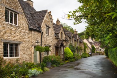 Chippenham, İngiltere - Ağustos 9, 2014: castle combe, benzersiz eski İngiliz Köyü.