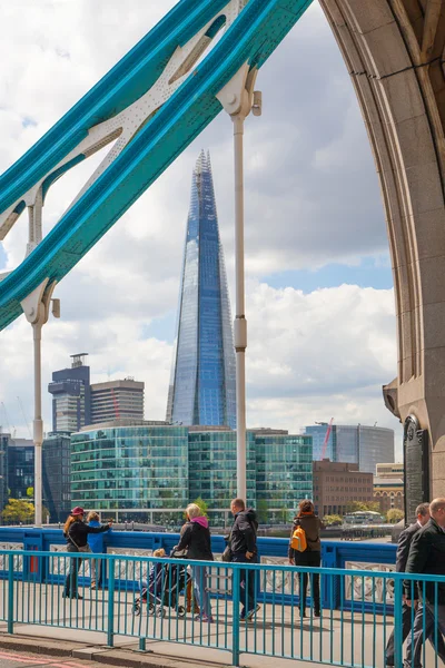 LONDRES, Royaume-Uni - 15 avril 2015 : Éclat de verre. Ville de Londres, rive sud de la Tamise — Photo