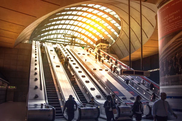 Metropolitana di Londra, stazione Canary Wharf — Foto Stock