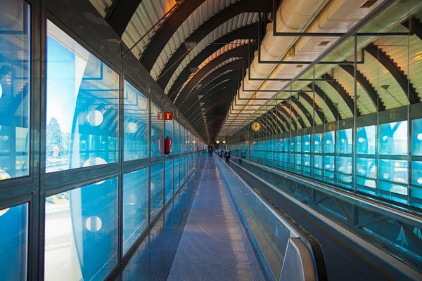 Madrid airport interiör — Stockfoto