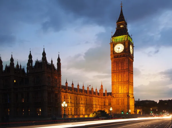 Západ slunce Londýn. Big Ben a domy parlamentu — Stock fotografie