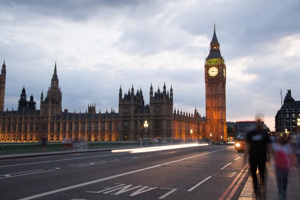 Londen zonsondergang. Big Ben en Parlementsgebouw — Stockfoto