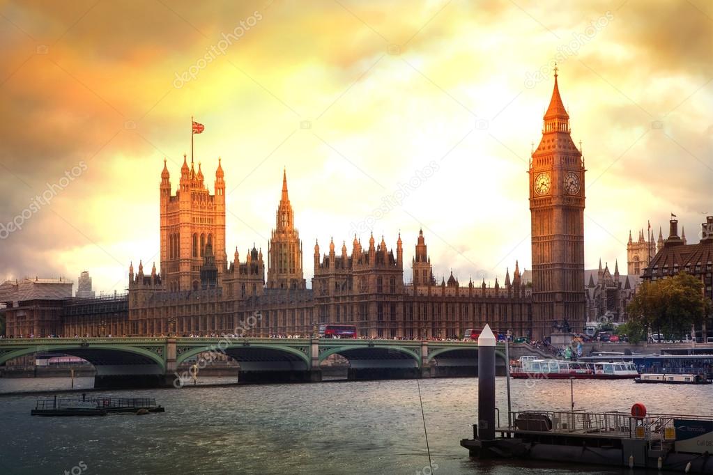London sunset. Big Ben and houses of Parliament