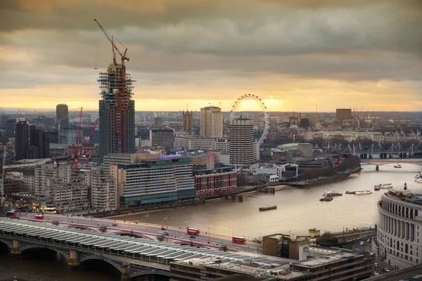 City of London panorama al atardecer . — Foto de Stock