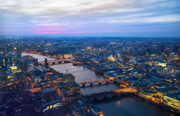 Panorama de Londres al atardecer . —  Fotos de Stock