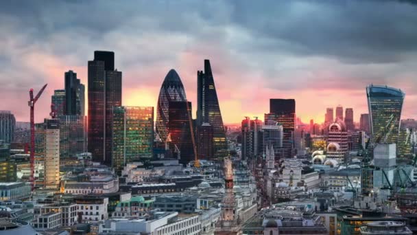 Londres, puesta del sol. Ciudad de Londres vista, negocio y banca aria — Vídeo de stock