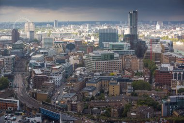 Londra, İngiltere - 17 Eylül 2015: City of London panorama modern gökdelenler ile. Kornişon, telsiz, Tower 42, Lloyds Bankası. İş ve bankacılık ARIA
