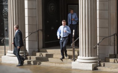 Londra, İngiltere - 17 Eylül 2015: İngiltere Bankası kapıyı tükendi işadamları