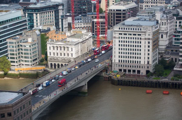 Λονδίνο, Ηνωμένο Βασίλειο - 17 Σεπτεμβρίου 2015: Λονδίνο Πανόραμα με κτίρια γραφείων και Γερανοί — Φωτογραφία Αρχείου