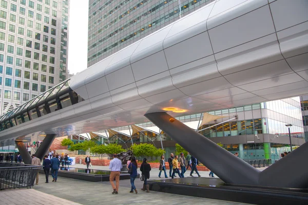 LONDON, UK - MAY 5, 2015: Canary Wharf banking and business centre — ストック写真