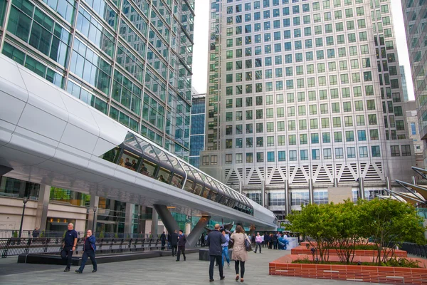 LONDON, UK - MAY 5, 2015: Canary Wharf banking and business centre — ストック写真