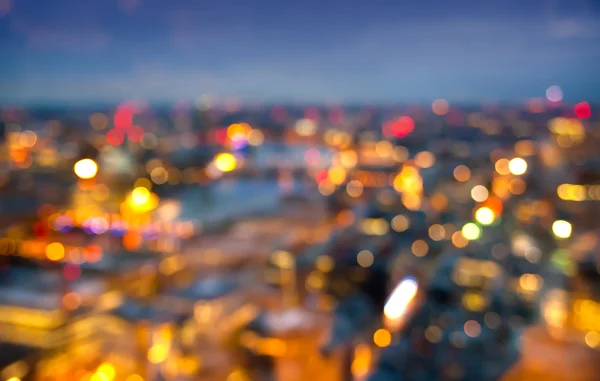 London, Nachtlichter ertönen. Hintergrund der Stadt — Stockfoto