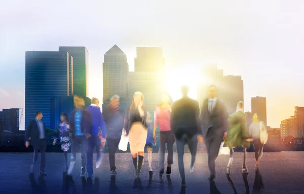 Chodící lidé rozostření pozadí, Londýn — Stock fotografie