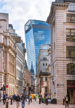 Londra, İngiltere - 22 Eylül 2025: Londra 'da Lombard sokak manzarası