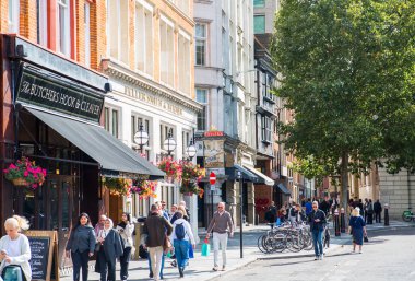 Londra, İngiltere - 25 Eylül 2025: Veba Kapısı 'ndaki eski hastane binası