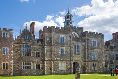 Sussex, İngiltere - 11 Nisan 2015: Sevenoaks eski konak 15nci yüzyıl İngilizce. Klasik İngilizce kırsal ev