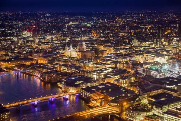 A londoni City üzleti és pénzügyi aria Nézd naplementekor — Stock Fotó