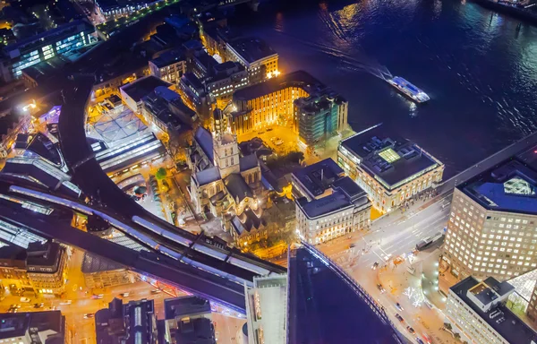 Cidade de Londres vista de negócios e ária financeira ao pôr do sol — Fotografia de Stock