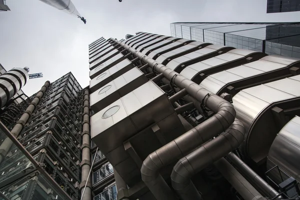 Architettura inglese moderna, Gherkin costruzione struttura in vetro. Città di Londra — Foto Stock