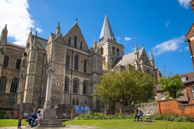 Rochester, İngiltere'de - 16 Mayıs 2015: Rochester Katedrali İngiltere'de ikinci olan en eski, 604ad içinde kurulmuş. Mevcut bina tarihleri geri 1080.