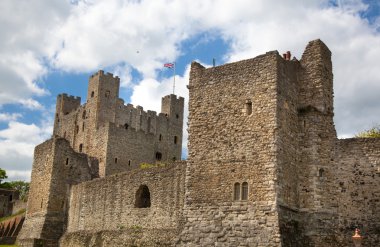 Rochester Castle 12. yüzyıl. İç görünüm kale Saray duvarları ve tahkimatı mahvoldu