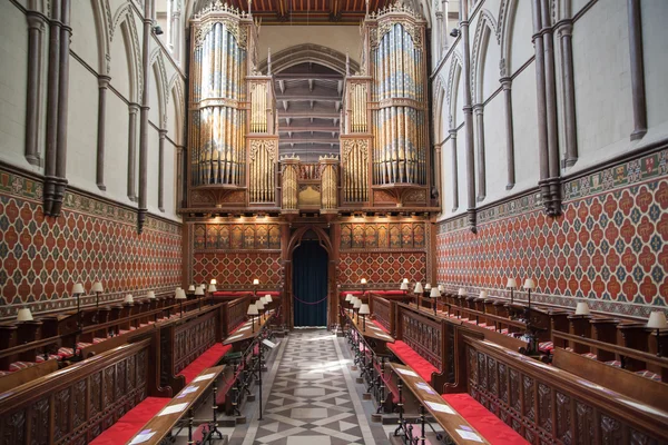 Interior da Catedral de Rochester é a segunda mais antiga da Inglaterra, tendo sido fundada em 604AD . — Fotografia de Stock