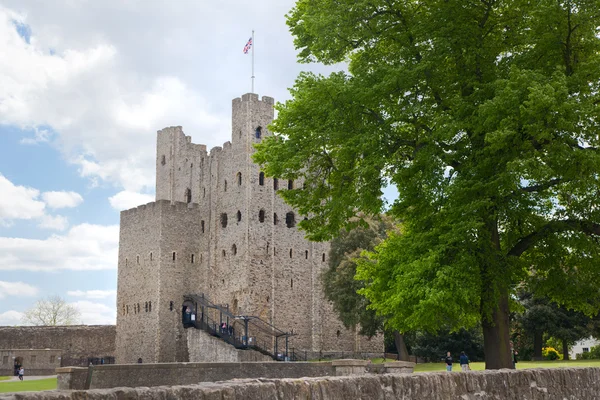 Rochester Castle 12e-eeuwse. Binnenkant uitzicht op kasteel de geruïneerd paleis muren en vestingen — Stockfoto