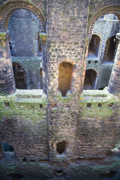 Rochester hrad 12thstoletí. Vnitřní pohled na hrad zničila palácové zdi a opevnění — Stock fotografie