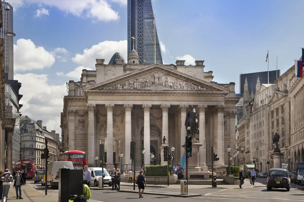 在伦敦金融城建设的皇家交易所一个视图 — 图库照片