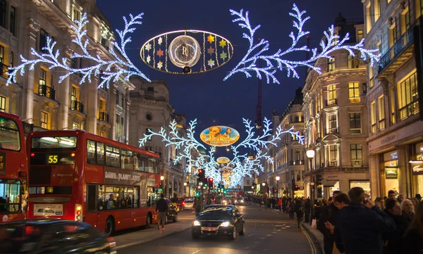 LONDON, UK - NOVEMBER 30, 2015: Black Friday weekend in London the first sale before Christmas. — Stock Photo, Image