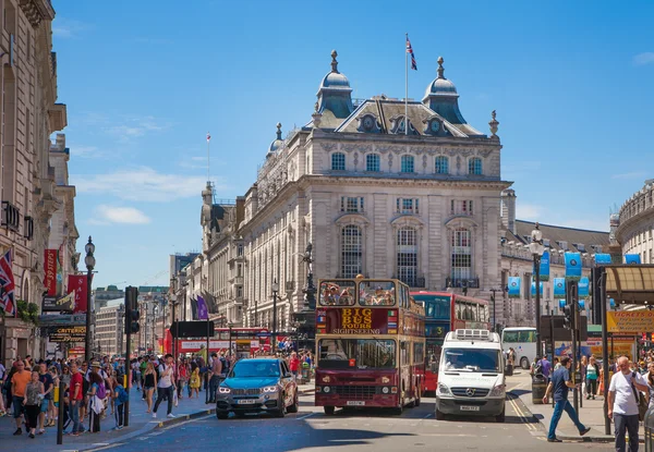 Piccadilly circus i london. — Stockfoto