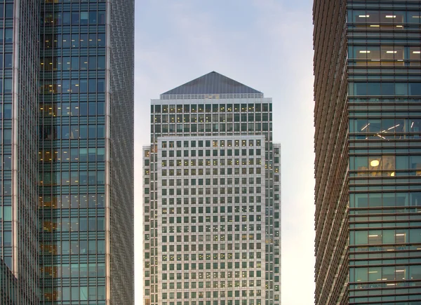 LONDRA, Regno Unito - 18 maggio 2015: Canary Wharf business and banking district — Foto Stock