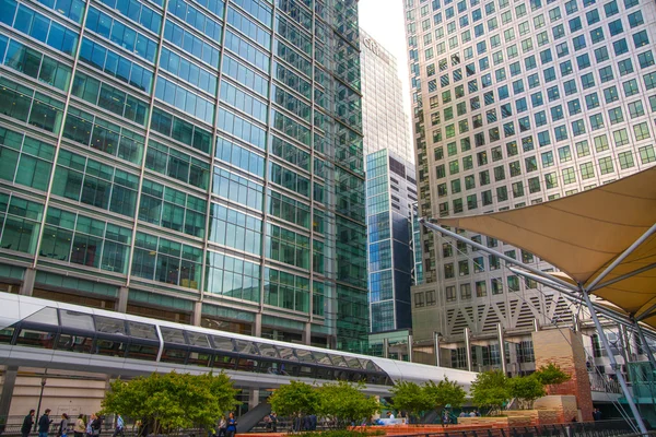 런던, 영국-2015 년 5 월 1 일: 카 나리 워프 비즈니스 센터 보기 — 스톡 사진