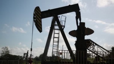 Mata de Sao Joao, Bahia / Brezilya - Kasım 2020: Petrobras 'ın Mata de Sao Joao şehrinde petrol arama makinesi görüldü..