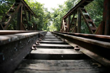 Mata de sao joao, Bahia / Brezilya - 9 Kasım 2020: Mata de Sao Joao şehrindeki demiryolu köprüsü.