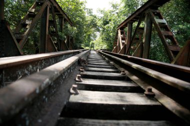 Mata de sao joao, Bahia / Brezilya - 9 Kasım 2020: Mata de Sao Joao şehrindeki demiryolu köprüsü.