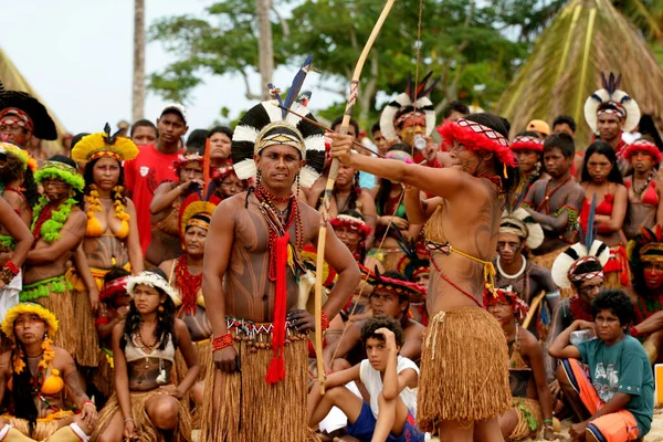 Santa Cruz Cabralia Bahia Brasilien April 2009 Pataxo Indianer Werden — Stockfoto