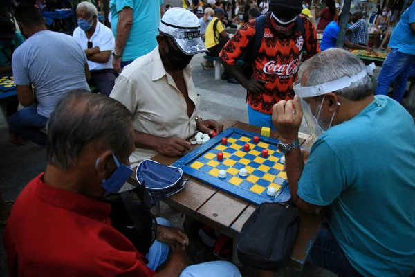 Salvador Bahia Brasil Diciembre 2020 Personas Jugando Damas Una Plaza —  Fotos de Stock