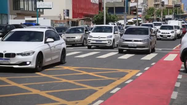 Salvador Bahia Brazylia Grudnia 2020 Przewóz Pojazdów Tranzytowych Dzielnicy Pituba — Wideo stockowe